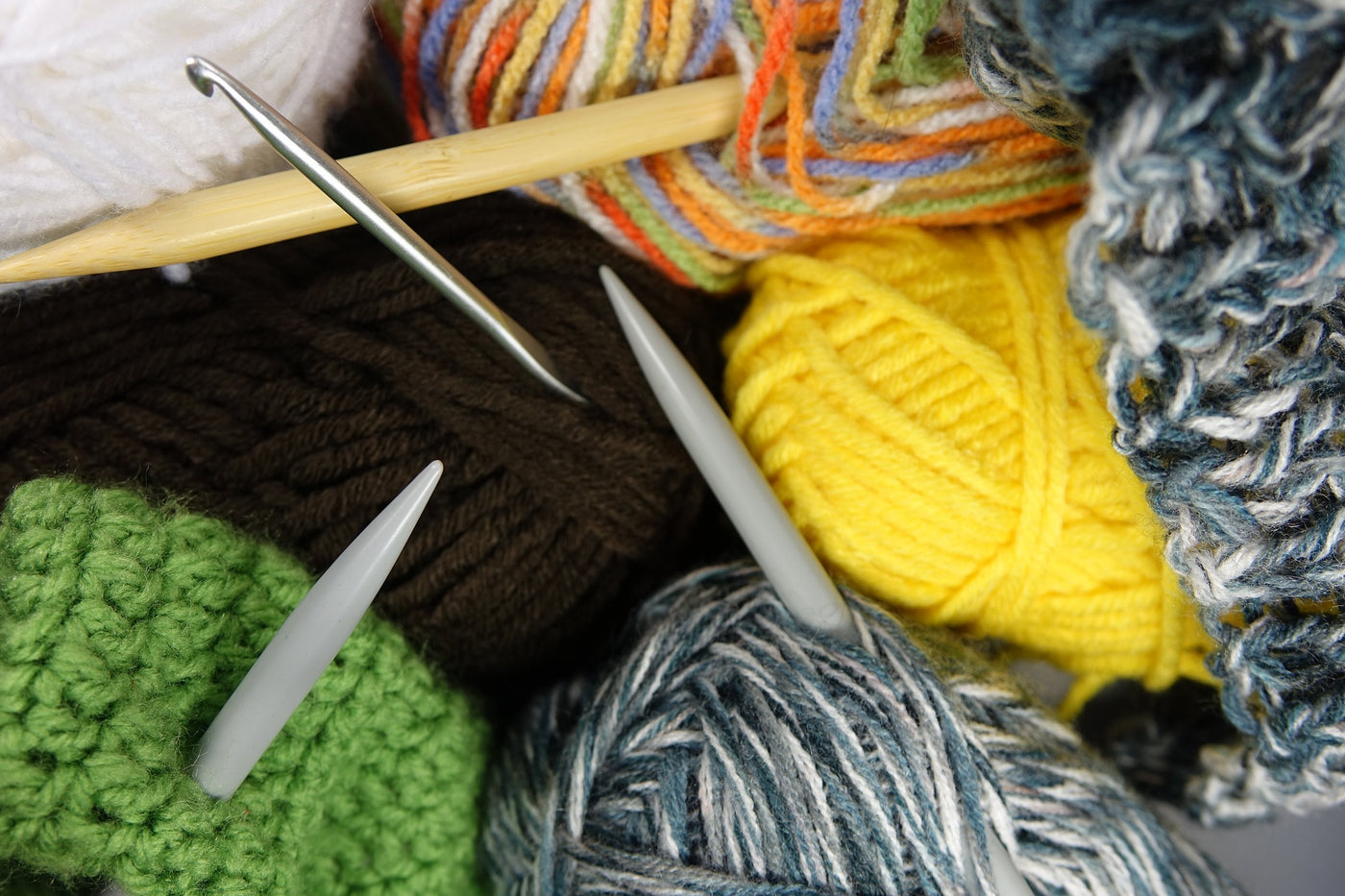 Which Is the Perfect Choice for You: Crochet or Knitting?